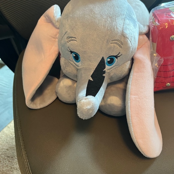 Dumbo circus tent loungefly and stuffed dumbo - Picture 4 of 5